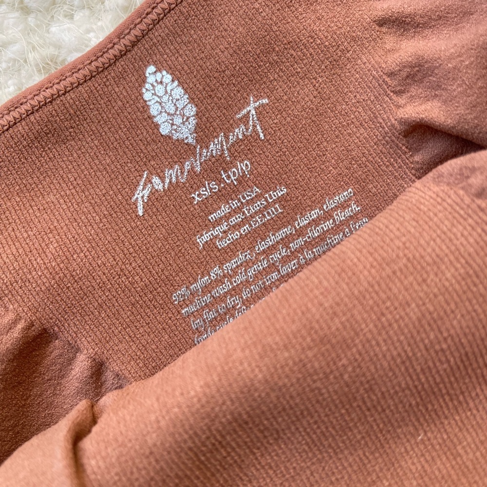 Free People Movement Good Karma Bike Shorts “Toasted Coconut” Size Small NWOT - Picture 11 of 11